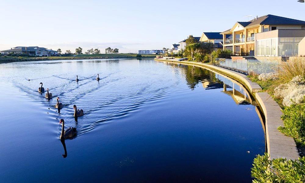 Melbourne Lakes Warm House Exterior foto